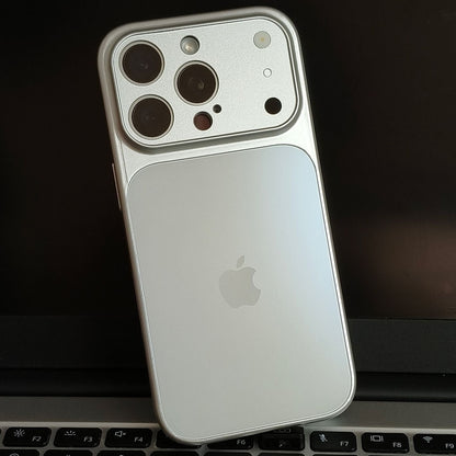 Metaliczne etui MagSafe do iPhone’a